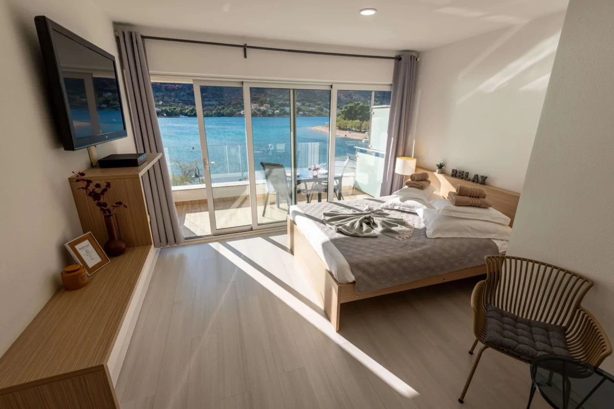 Apartments Holidays Roko Studio with sea view